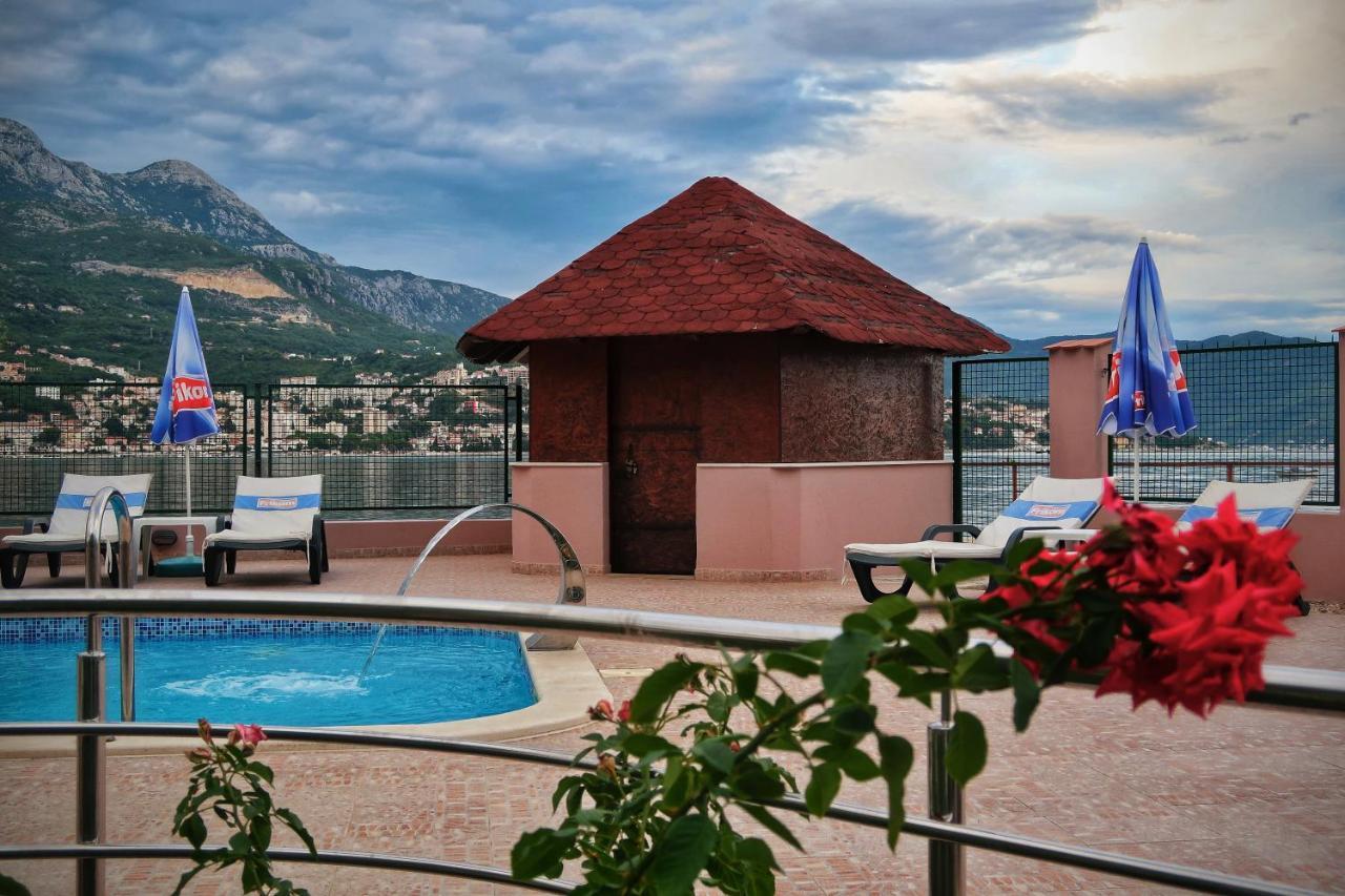 Apartments Maxi Katic แฮร์เซ็ก-โนวี ภายนอก รูปภาพ