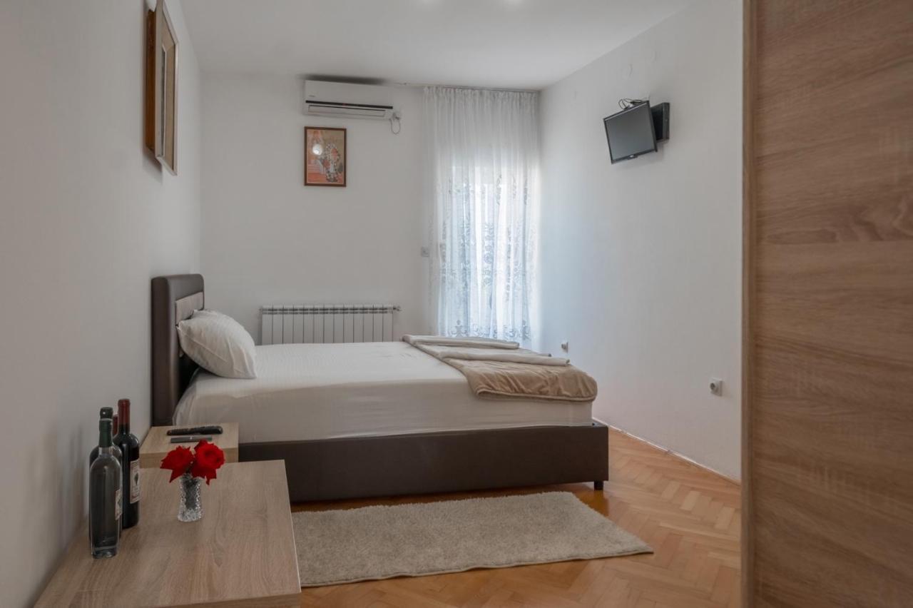 Apartments Maxi Katic แฮร์เซ็ก-โนวี ภายนอก รูปภาพ