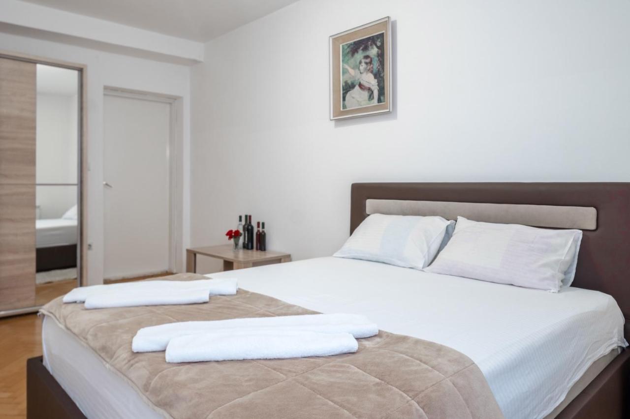 Apartments Maxi Katic แฮร์เซ็ก-โนวี ภายนอก รูปภาพ