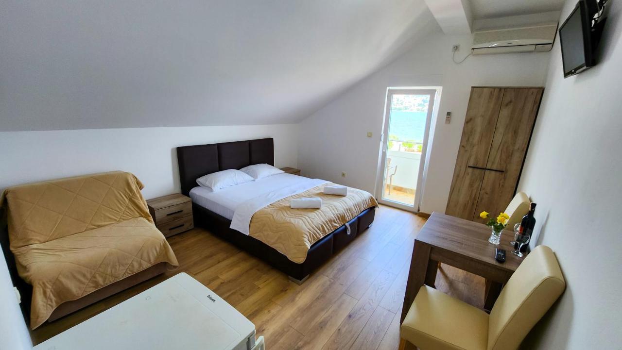 Apartments Maxi Katic แฮร์เซ็ก-โนวี ภายนอก รูปภาพ