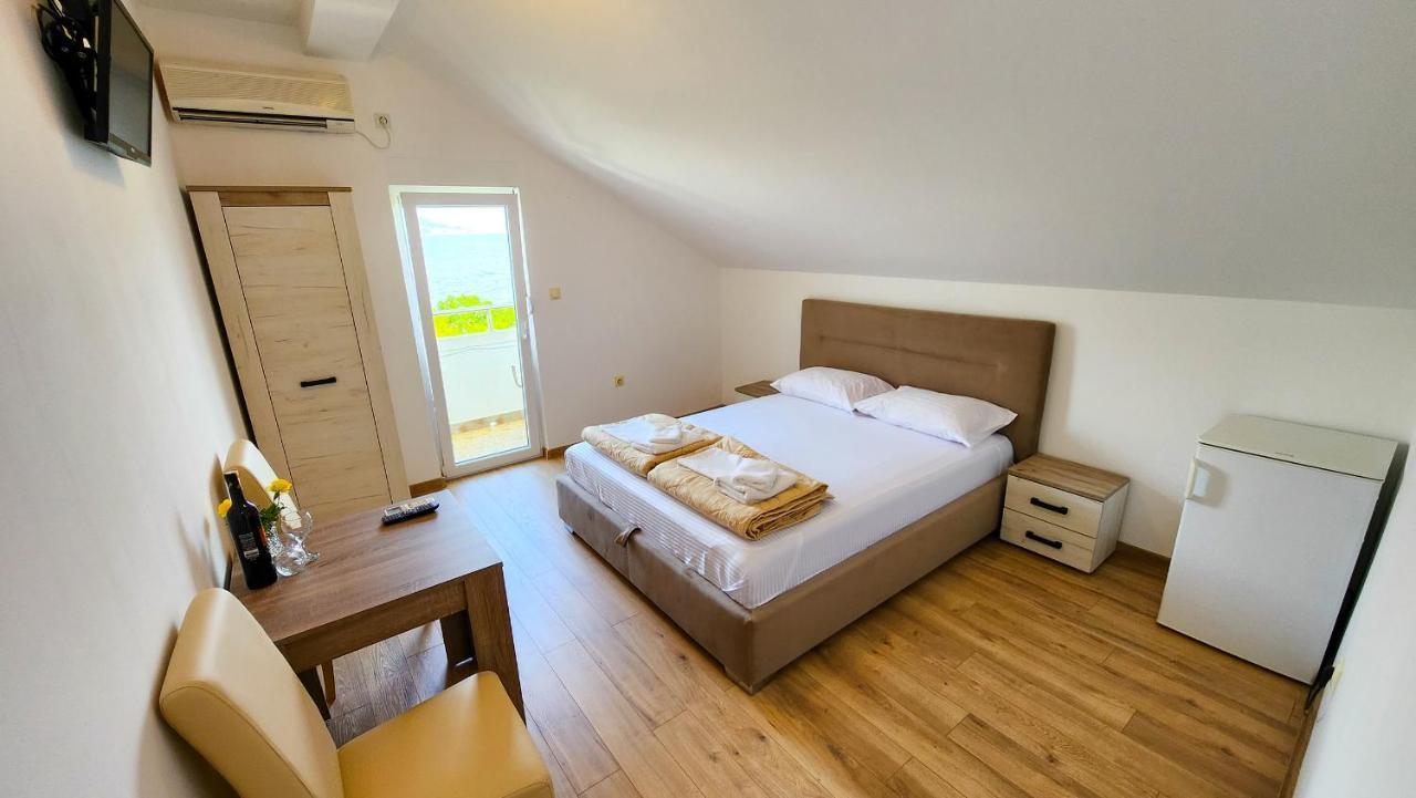 Apartments Maxi Katic แฮร์เซ็ก-โนวี ภายนอก รูปภาพ