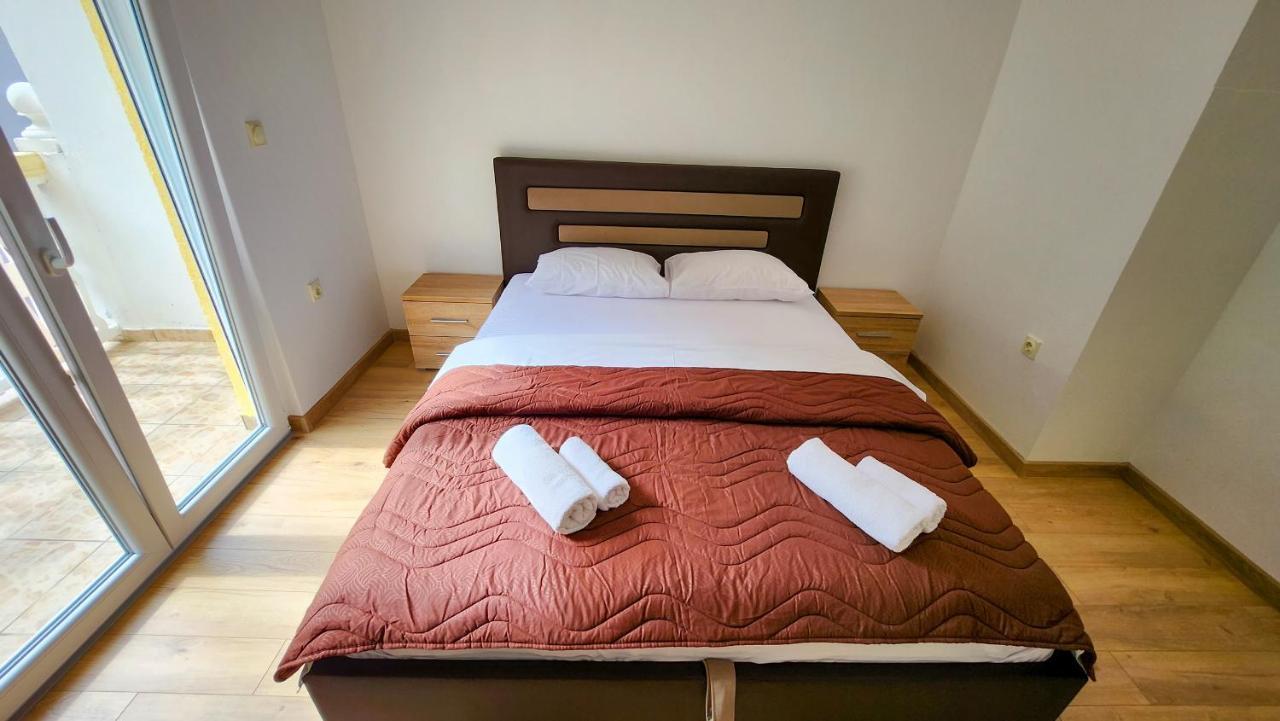 Apartments Maxi Katic แฮร์เซ็ก-โนวี ภายนอก รูปภาพ