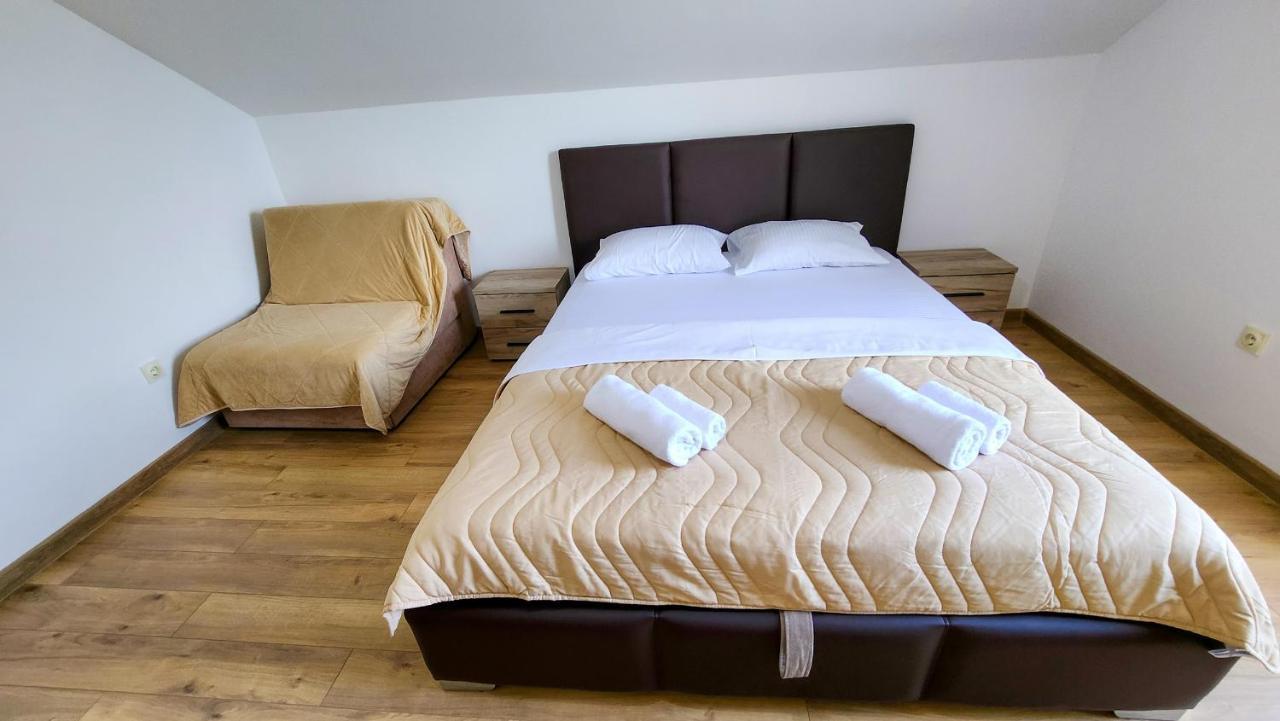 Apartments Maxi Katic แฮร์เซ็ก-โนวี ภายนอก รูปภาพ