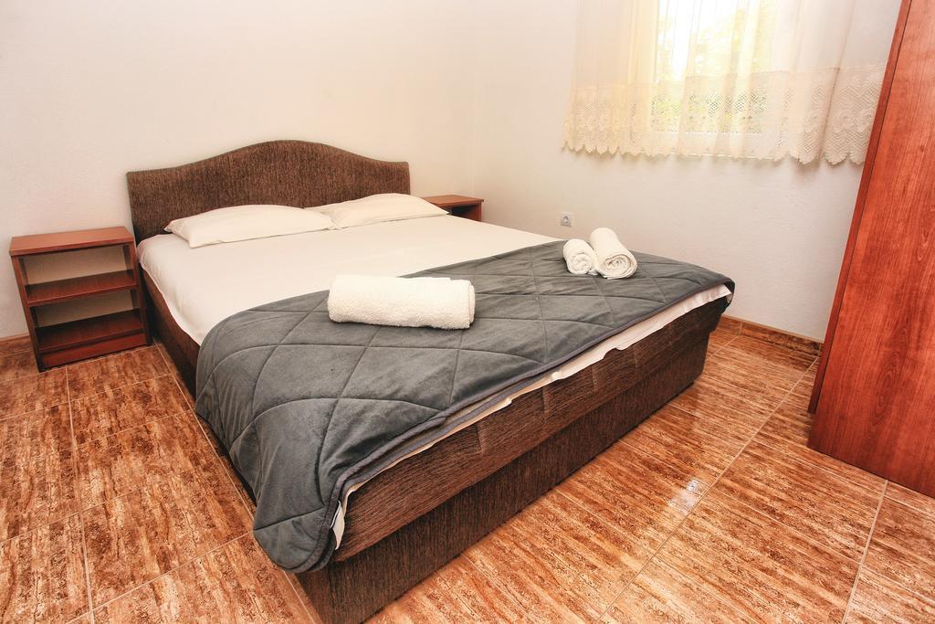 Apartments Maxi Katic แฮร์เซ็ก-โนวี ภายนอก รูปภาพ