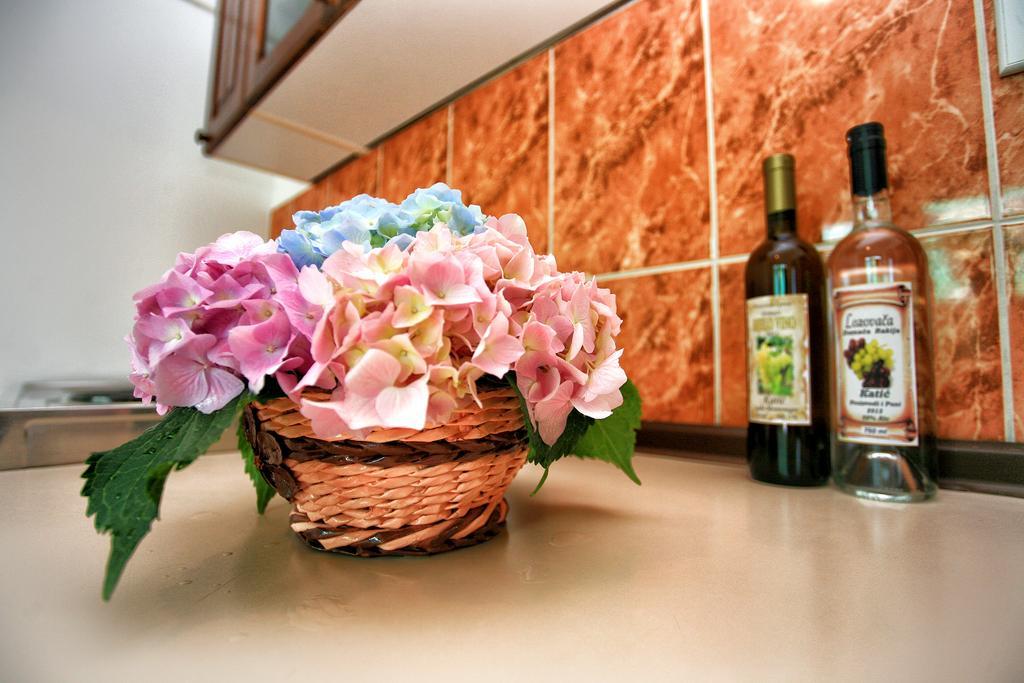 Apartments Maxi Katic แฮร์เซ็ก-โนวี ภายนอก รูปภาพ