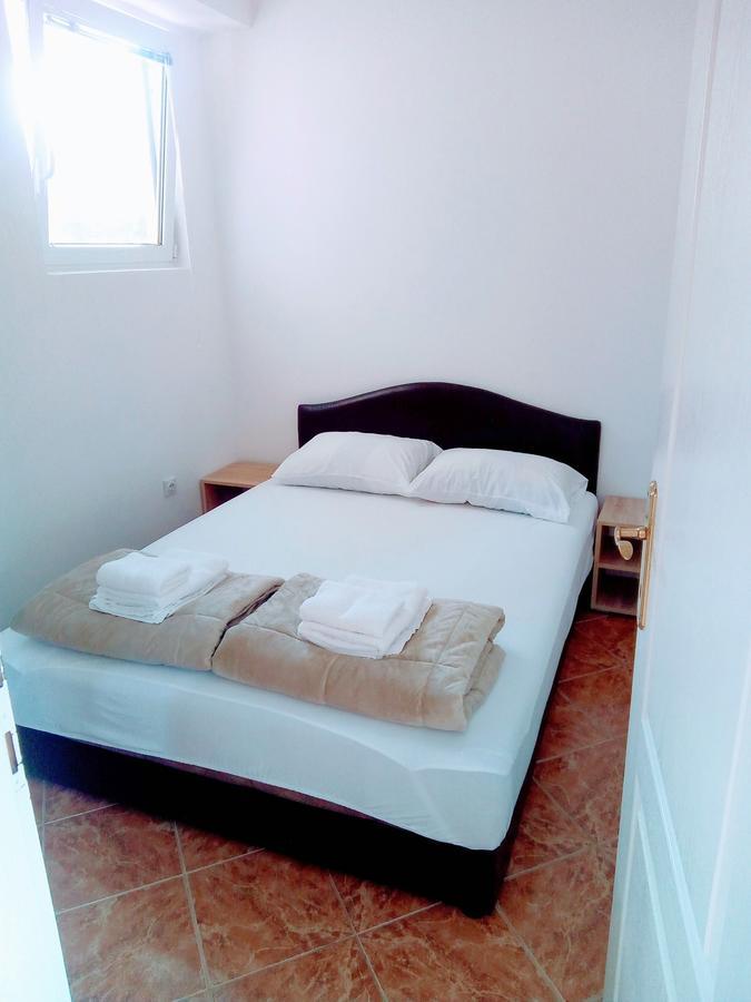 Apartments Maxi Katic แฮร์เซ็ก-โนวี ภายนอก รูปภาพ